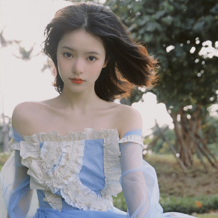 夏季清纯好看的气质美女图片