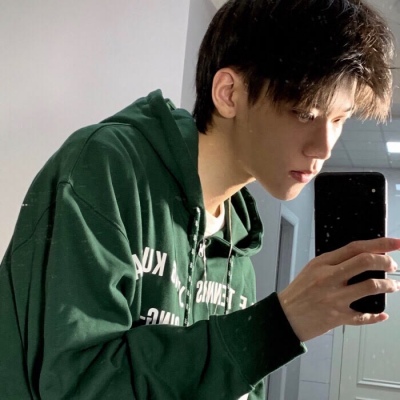长相眉清目秀的男生微信头像