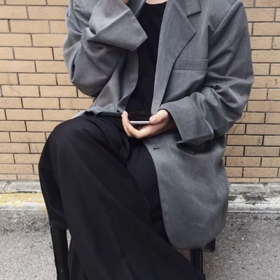 不露脸的超酷成熟男生头像