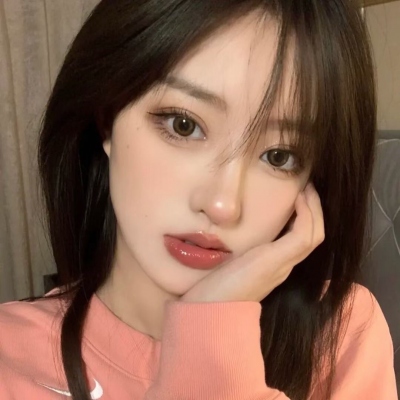 吸引人的妩媚性感女生微信头像