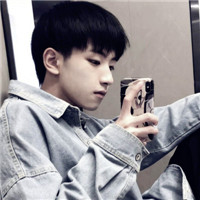 冷酷个性男生自拍微信头像