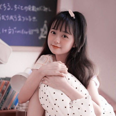 治愈系的干净唯美女生微信头像