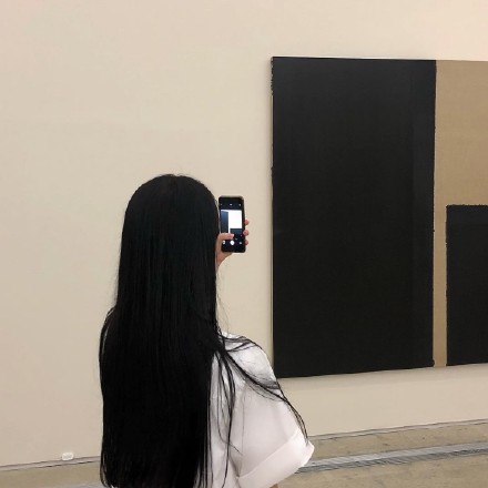 无证脸背影帅气女孩微信头像