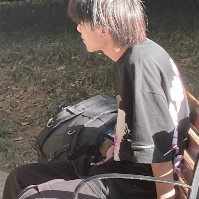 ins文艺可爱的男生微信头像