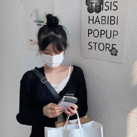 无证脸背影帅气女孩微信头像