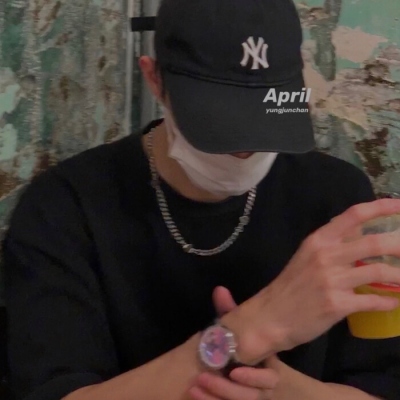 浪漫帅气的男生微信头像