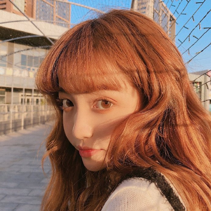 干净精致有气质的女生微信头像