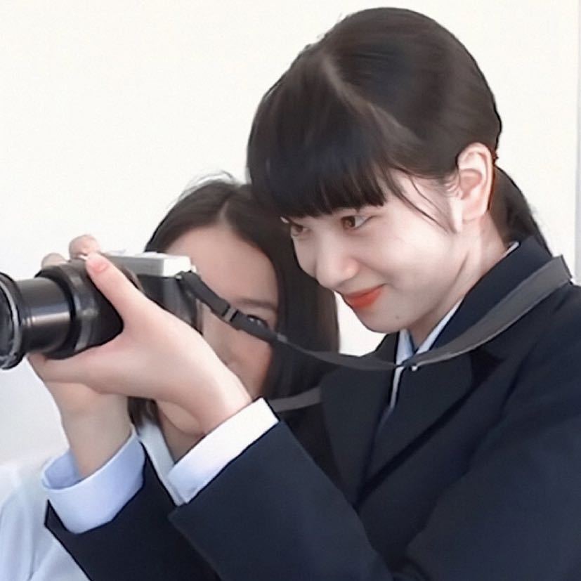 女孩与相机可爱微信头像