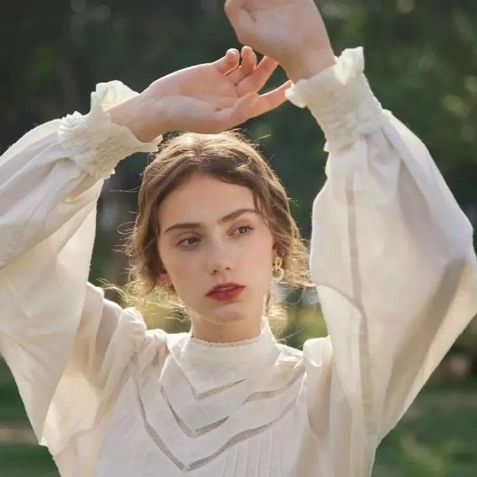 绿色系清爽女生微信头像