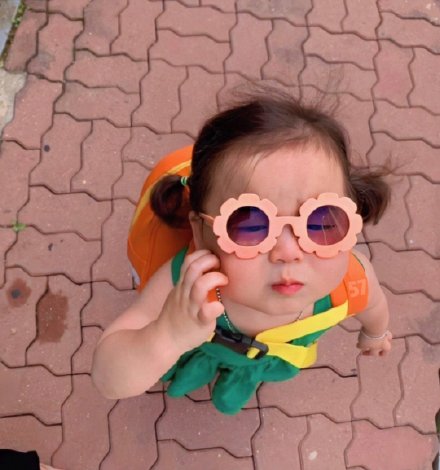 脸上肉嘟嘟的萌娃微信头像