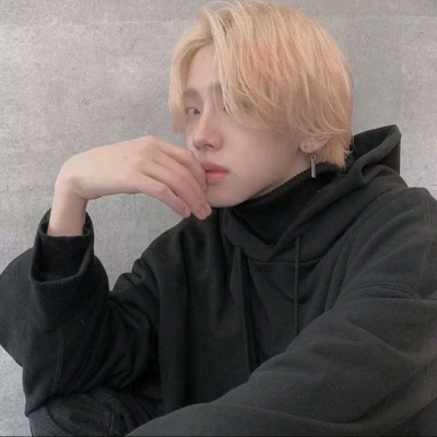 潮流的帅气酷酷男生微信头像