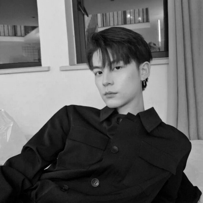 很火的丧系帅气侧脸男生头像