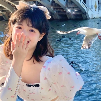 适合春季的唯美梦幻的女生头像