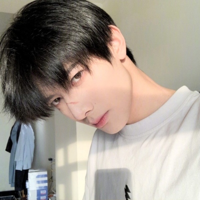 霸气的帅气男孩微信头像