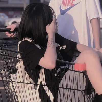 不露脸的情侣头像