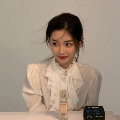 夏日清纯又可爱的女生微信头像