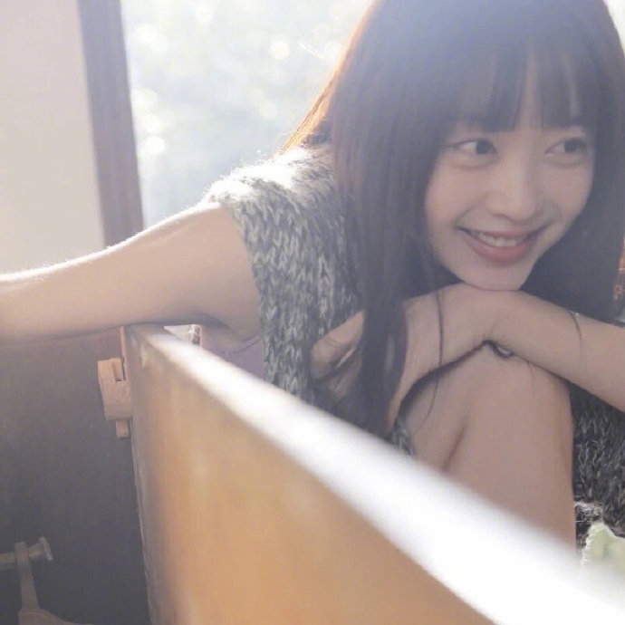 好看的超酷女孩微信头像