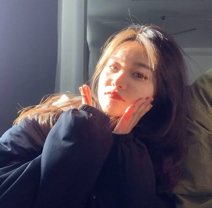 时尚文艺高颜值的闺蜜微信头像