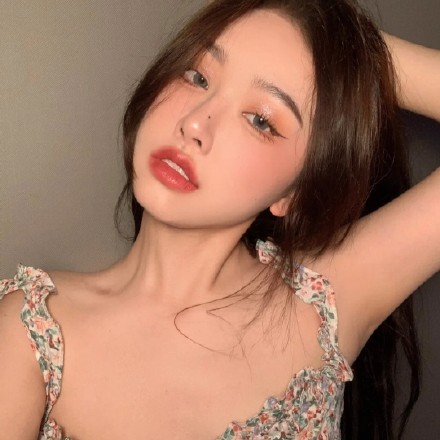 靓女姐姐微信头像