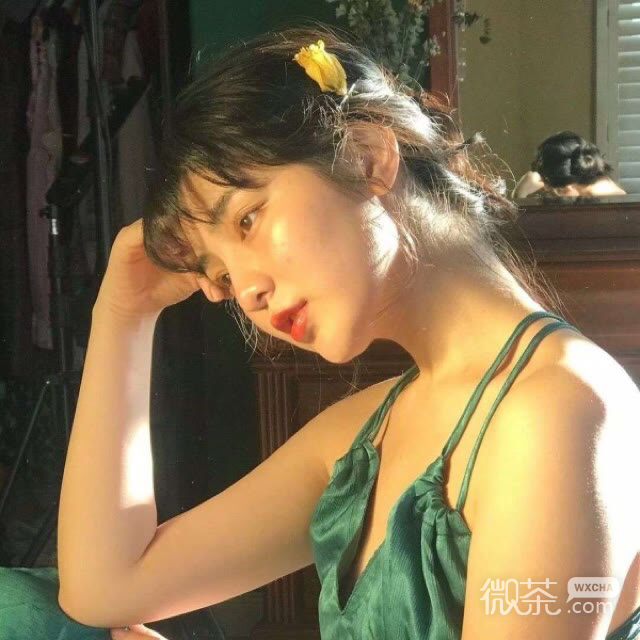 绝美的复古风女生微信头像