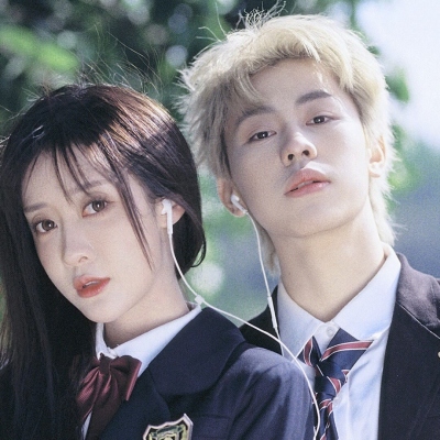 00后专用的高颜值甜蜜情侣微信头像