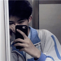 冷酷个性男生自拍微信头像