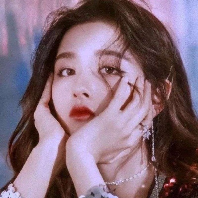 酷酷的真人女生微信头像