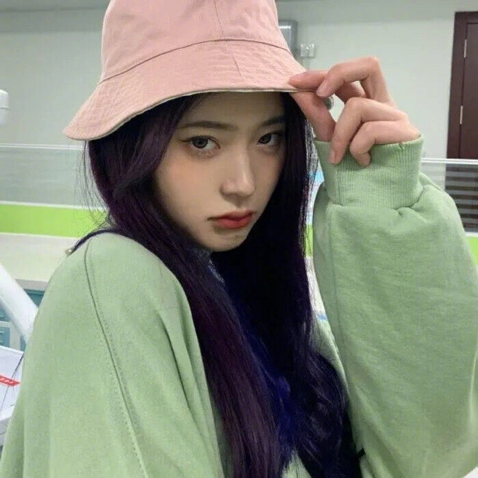 超飒超美的女生微信头像