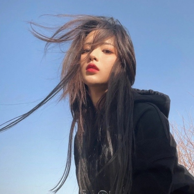 丧系伤感惹人怜爱的女生头像