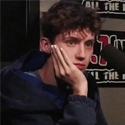 欧美霸气超拽冷酷男生微信头像