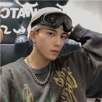 简单帅气男生微信头像