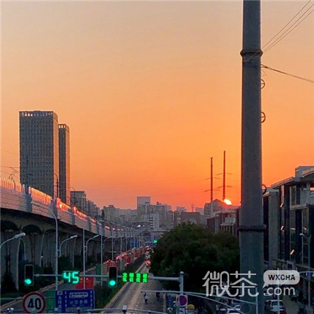 有点孤独伤感的人间微信背景图