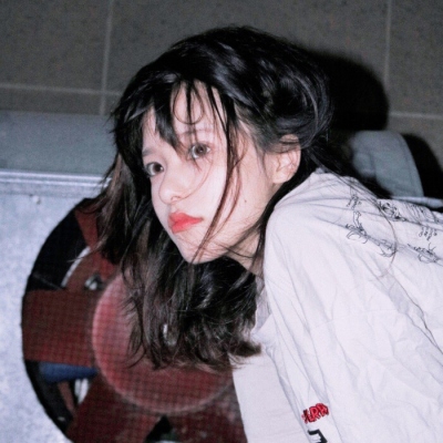 ins风可爱女生微信头像