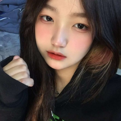 精致又洋气的好看女生头像