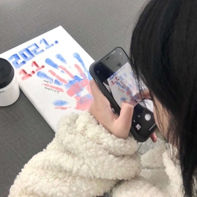 不露脸的宠溺双人情侣微信头像