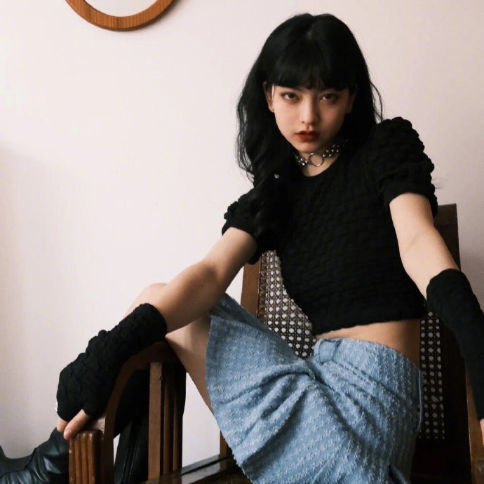 酷拽女孩微信头像