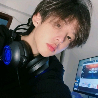 帅气温柔阳光开朗的男生微信头像