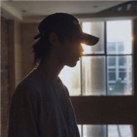 帅气抖音阳光简单男生微信头像