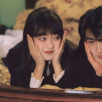 一人一半超甜真人情侣微信头像