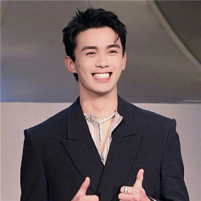 氛围感帅哥吴磊头像