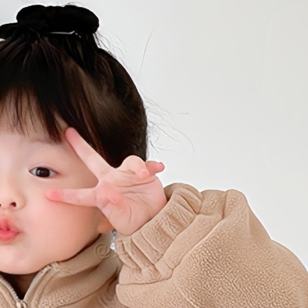 冬季可爱丸子妹情侣微信头像