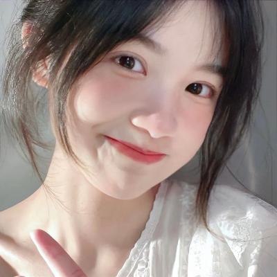 气质干净有仙气的女生头像
