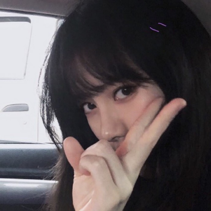 可爱卖萌的美少女微信头像