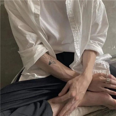惊艳小众的男头像