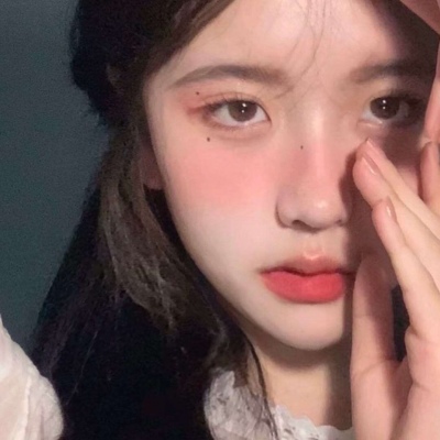 2021散落人间天使般温柔女生微信头像