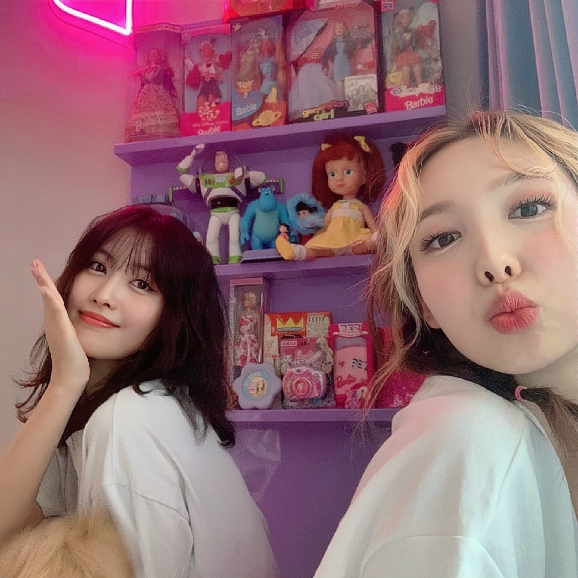 平井桃 × 林娜琏闺蜜微信头像