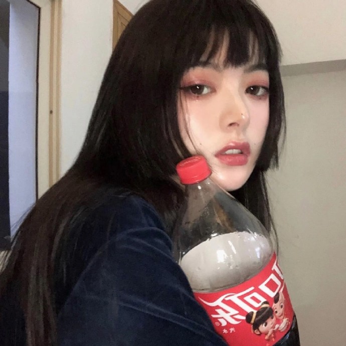 可爱卖萌的美少女微信头像