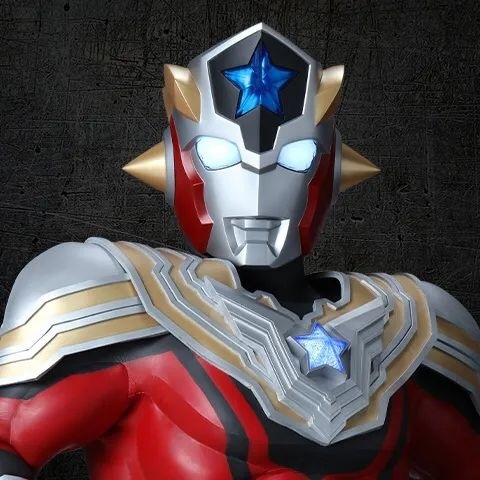 酷酷的奥特曼微信头像