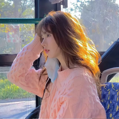 干净高级有质感的女生微信头像