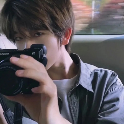 ins风超级帅气的男生微信头像